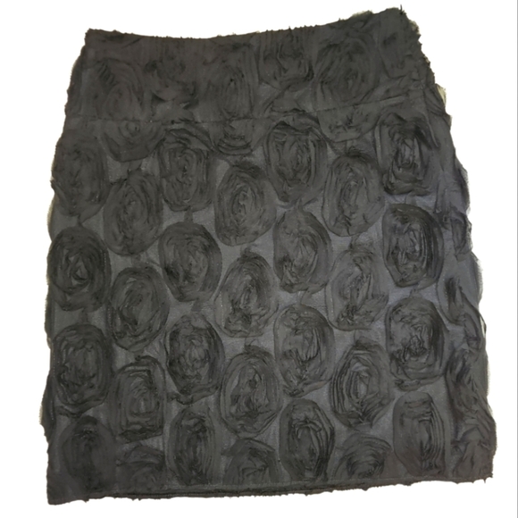 Black Rosette Detailed Custom Skirt - Picture 1 of 7